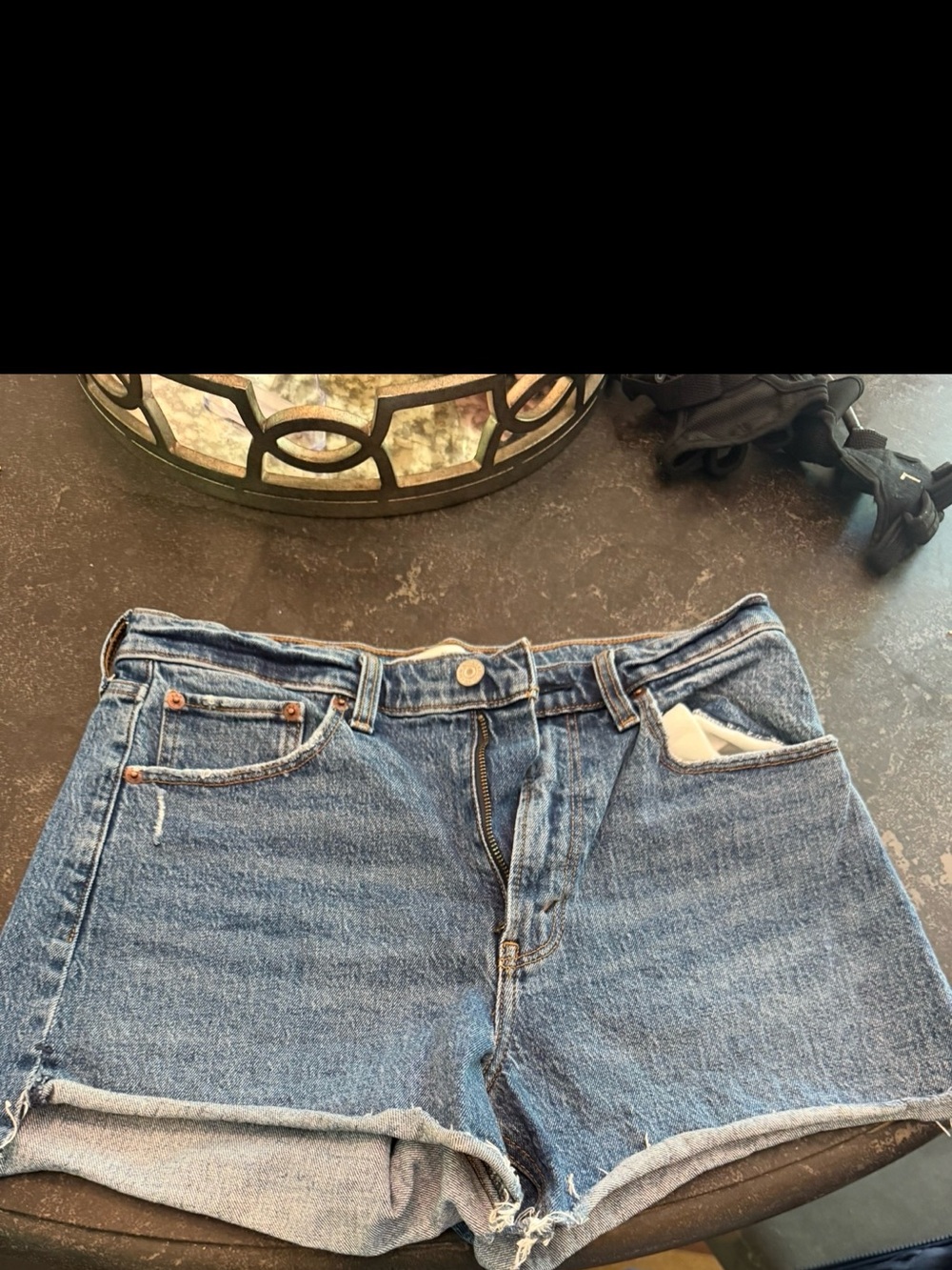 Abercrombie & Fitch Women's High Rise "The 4" Mom Short".